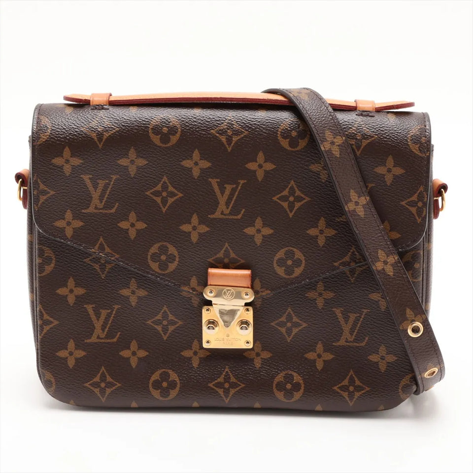 Louis Vuitton Pochette Métis MM i Monogram canvas med skulderrem, set forfra